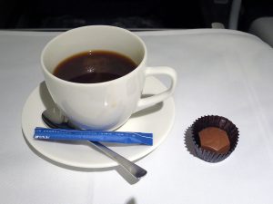食後のコーヒーとチョコレート