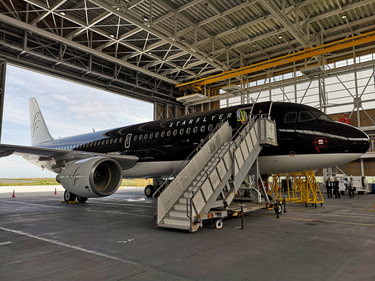 スターフライヤー 10月末就航の国際線に対応した新造機を北九州空港で