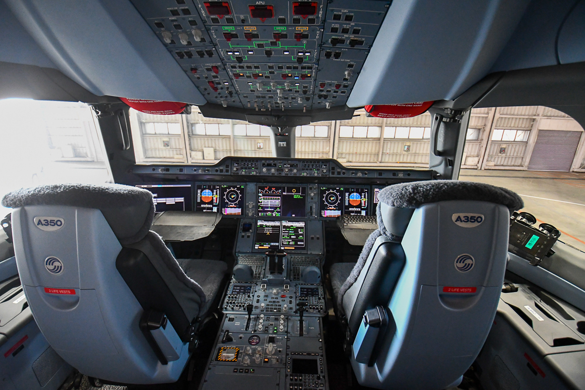 フォトレポート Jal 9月1日に国内線デビューするエアバスa350型機をお披露目 ファーストクラスはプライベート空間にこだわったシートに ひこ旅